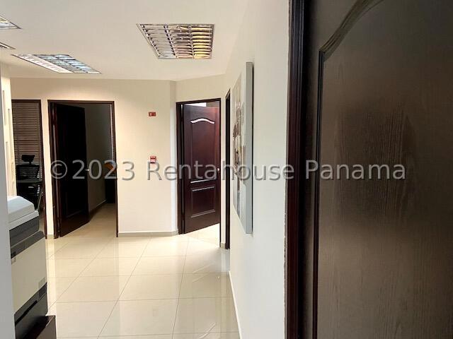 Oficina en Alquiler - Office for Rent in Hi Tech Plaza